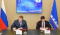 Генеральный директор ОАО «Севернефтегазпром» Владимир Дмитрук (слева) и губернатор ЯНАО Дмитрий Артюхов на церемонии подписания соглашения о сотрудничестве