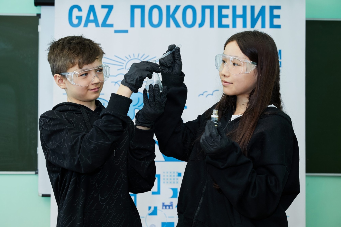 Ученики школы п. Витим (Республика Саха(Якутия) на занятиях в рамках профориентационного проекта «GAZ_поколение»