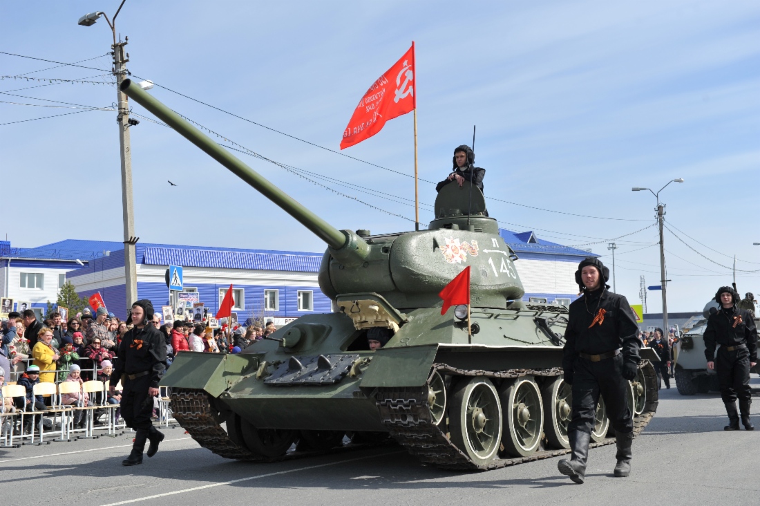 Легендарный танк Т-34 принял участие в параде военизированной техники