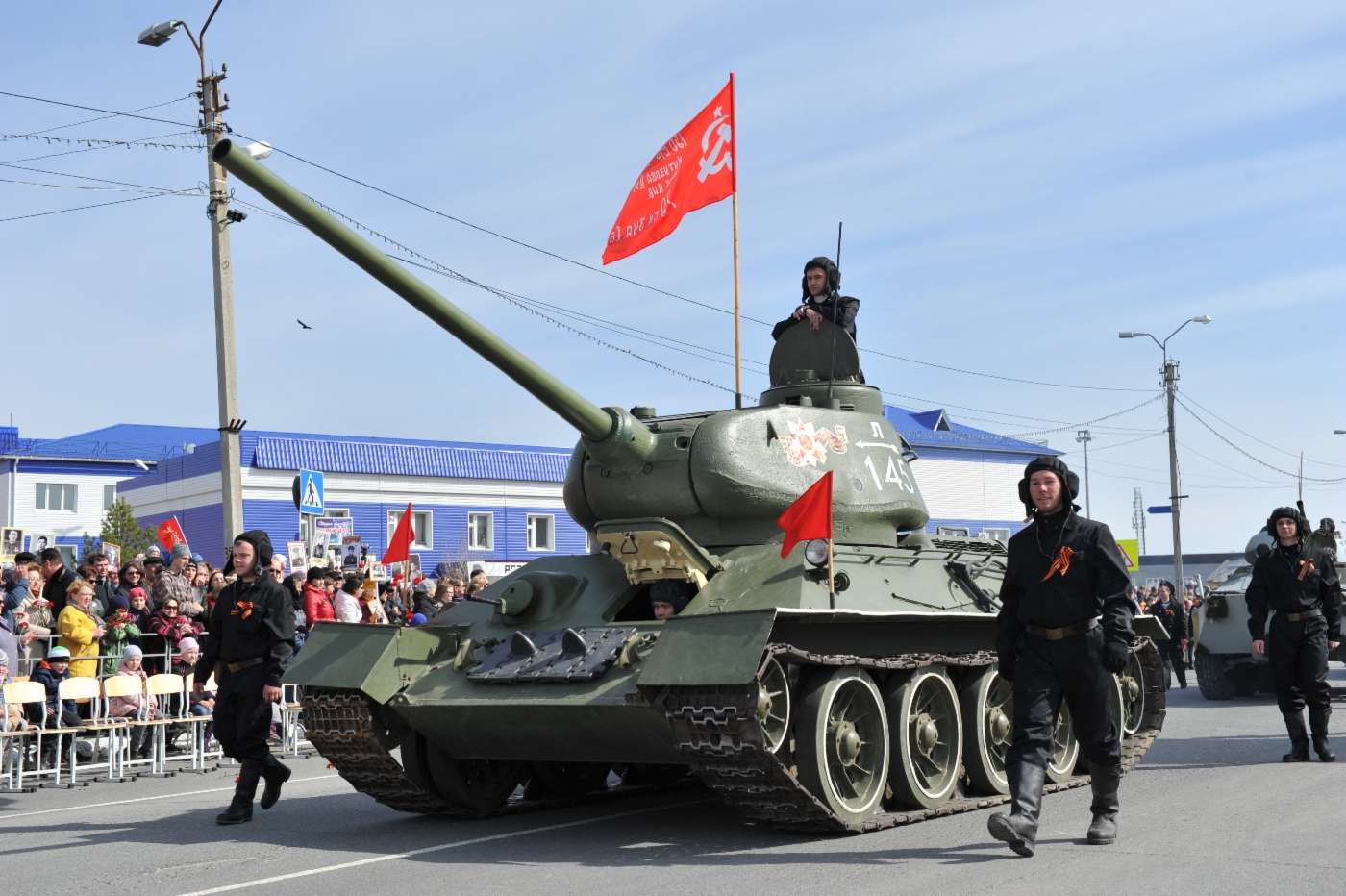 Легендарный танк Т-34 принял участие в параде военизированной техники