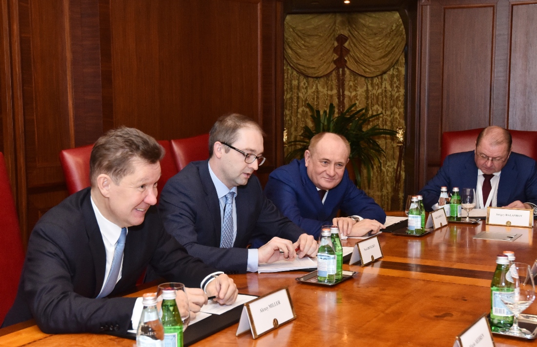 Алексей Миллер (слева) во время рабочей встречи с Председателем Правления Wintershall Holding GmbH Марио Мереном