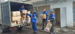 Погрузка гуманитарной помощи для беженцев из Донбасса в Самарской области