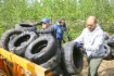 Брошенные автомобильные покрышки наносят большой урон экологии