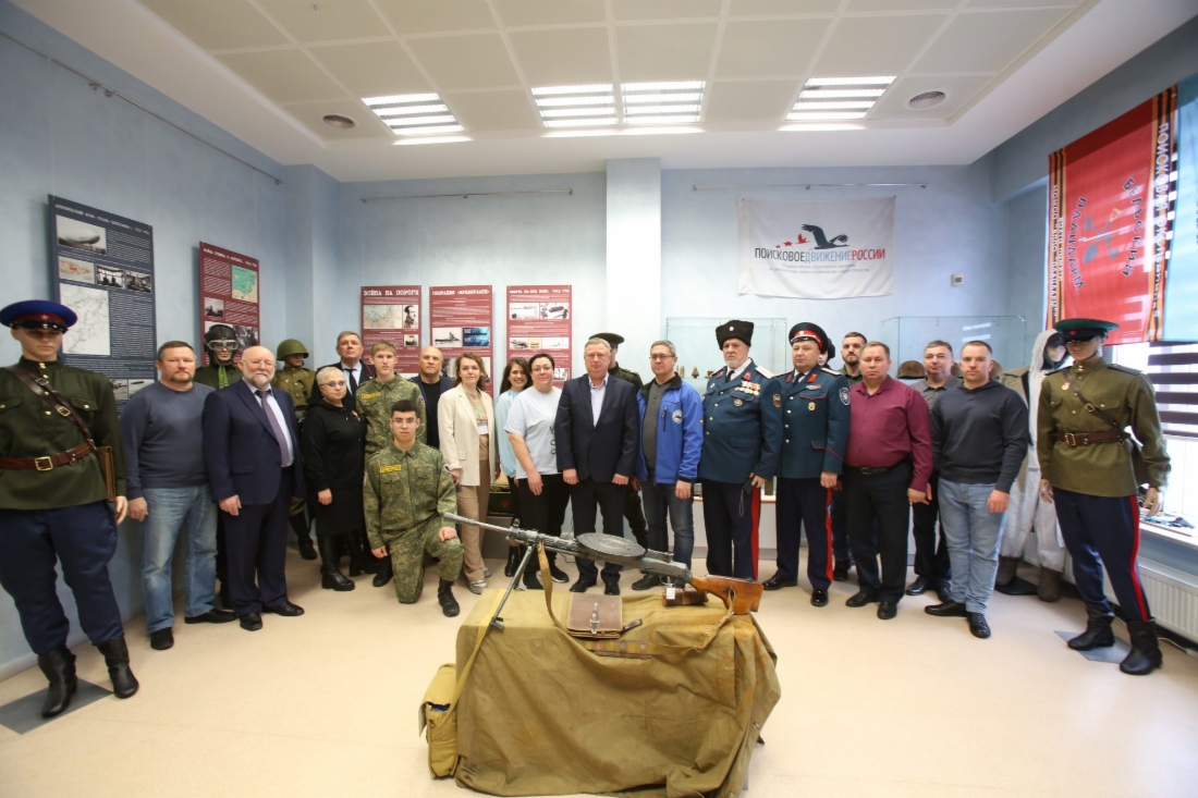 Организаторы и участники выставки проекта «Связующая нить времен»