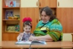 Воспитатель Свободненского приюта Наталья Косячун проводит занятие