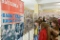 Ребята с интересом разглядывали агитационные плакаты, ставшие идеологическим оружием во время войны