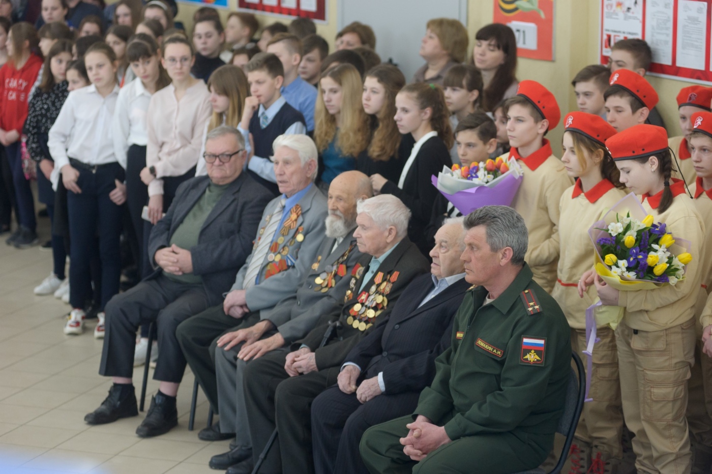 В торжественной церемонии открытия экспозиции приняли участие ветераны Великой Отечественной войны, труженики тыла, учащиеся школ Петровска, жители города, представители исполнительной власти района, работники газотранспортного предприятия