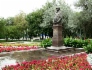 Памятник В. С. Черномырдину на Оренбургском газоперерабатывающем заводе
