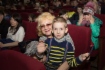 Зрители детективного спектакля