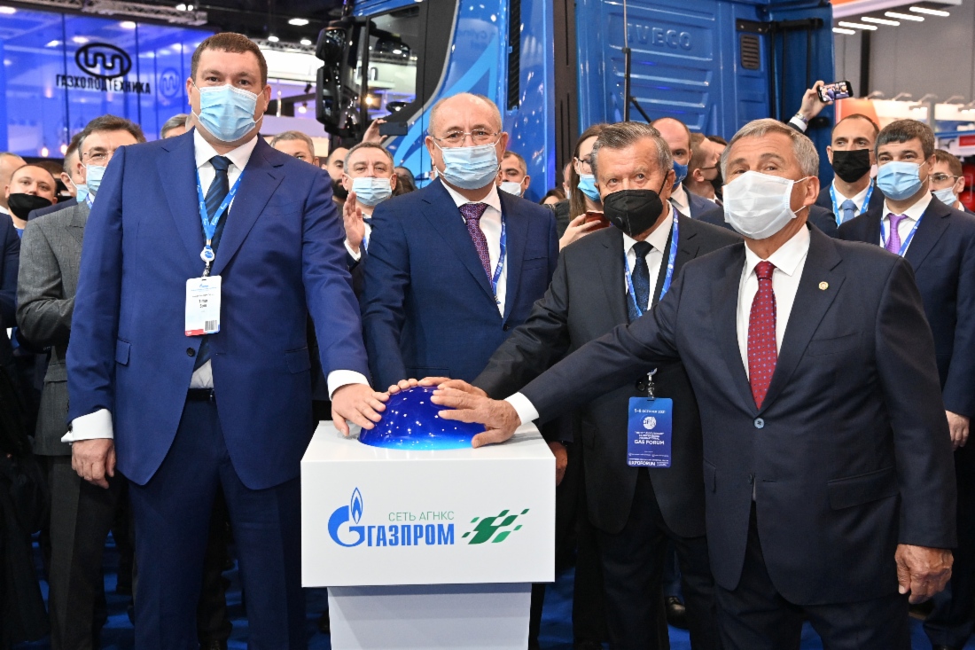 «Газпром» ввел в эксплуатацию газозаправочные станции в пяти регионах России