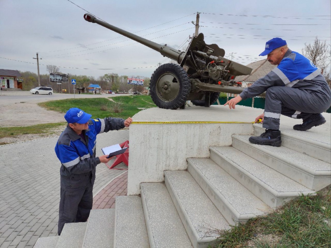 Памятник «Пушка боевой славы воинам, защищавшим Кавказ в годы Великой Отечественной войны 1941–1945 годов» в поселке Калининский Моздокского района Республики Северная Осетия — Алания