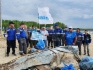 Газовики провели уборку вдоль берега реки