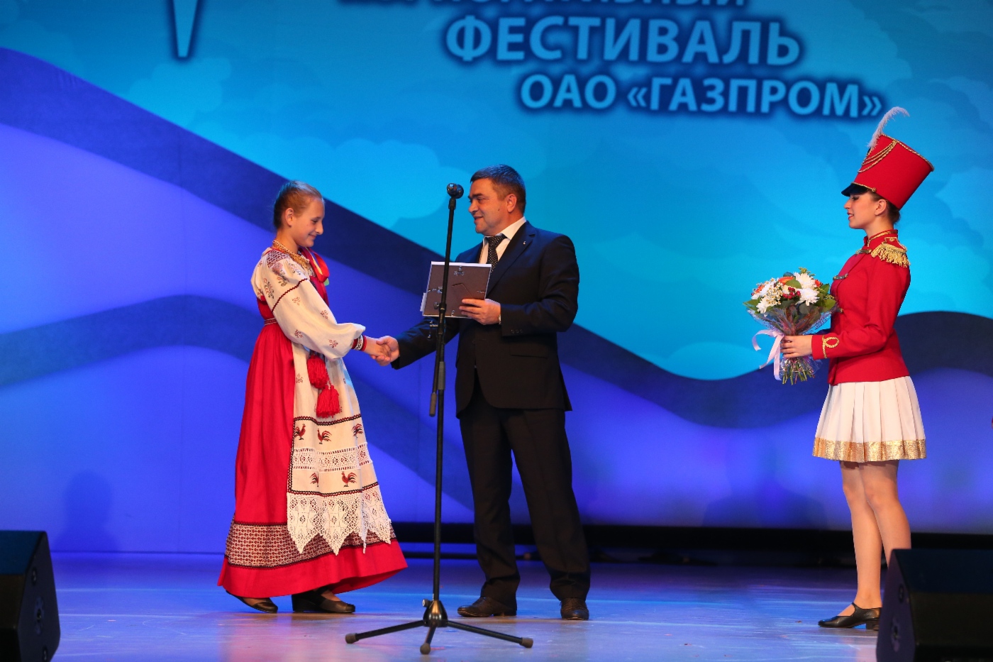 Анатолий Капчеля и Полина Шмиель (ООО «Газпром трансгаз Саратов»), специальный приз фестиваля