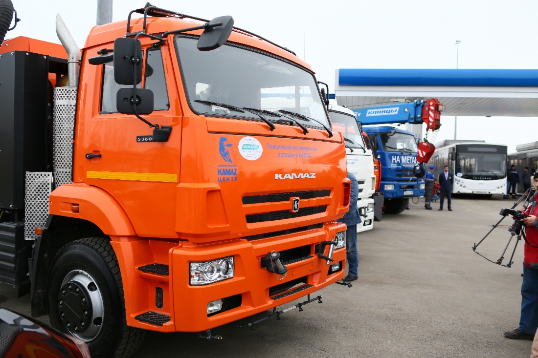Делегация «Газпрома» посетила новую автомобильную газонаполнительную компрессорную станцию компании в г. Тольятти