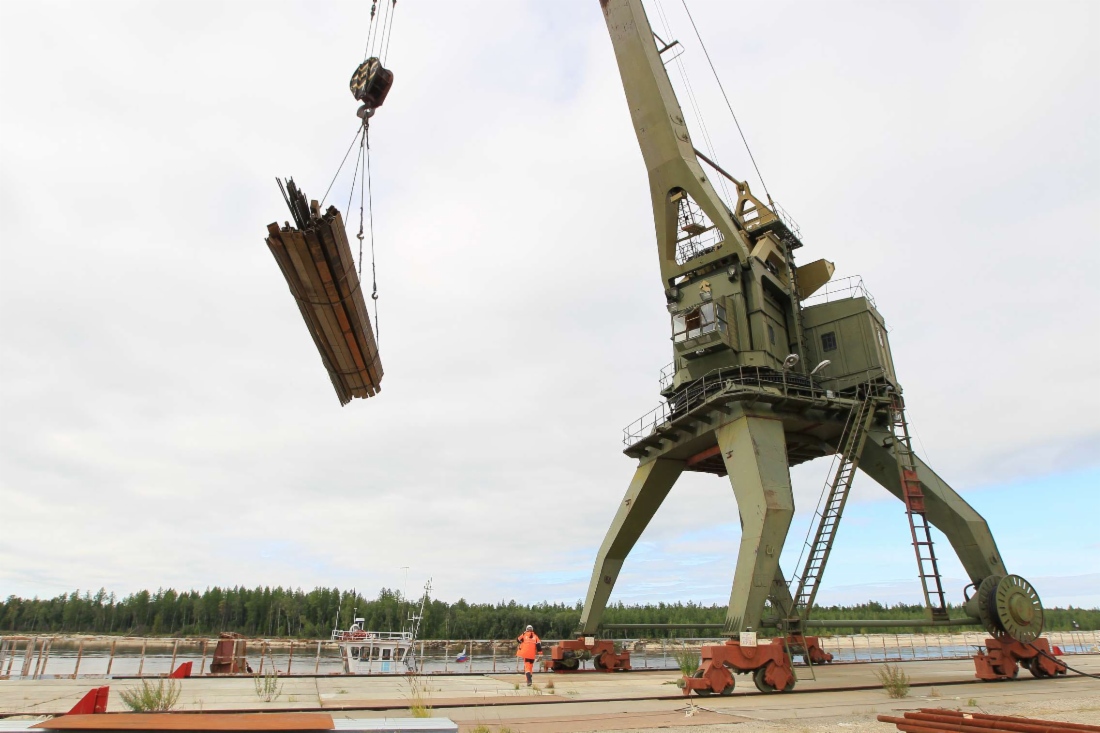 Водным транспортом на месторождения полуострова Ямал будут доставлены оборудование и техника для нужд филиалов ООО «Газпром добыча Надым»