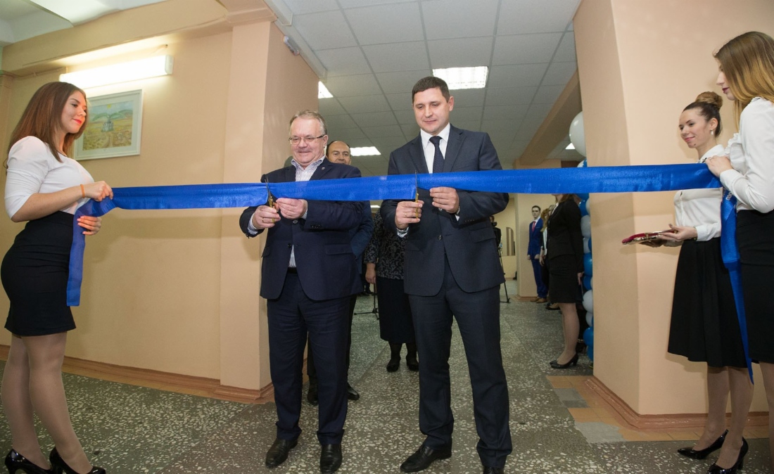 В новоуренгойской гимназии в рамках проекта «Газпром-класс» состоялось открытие лингафонного кабинета