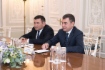 Заместитель Премьер-министра Республики Узбекистан, Председатель Правления АО «Узбекнефтегаз» Алишер Султанов (справа) во время рабочей встречи с Алексеем Миллером