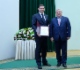 Заместитель генерального директора по управлению персоналом ООО «Газпром добыча Уренгой» Андрей Чубукин и Глава города Иван Костогриз