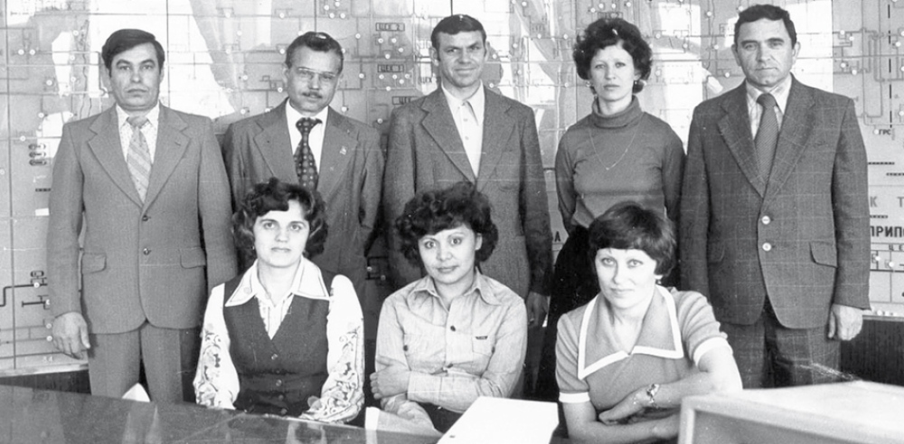 Нижний ряд слева направо: Т. А. Фролова, З. Ш. Шиапова, Г. Э. Алимурадова. Верхний ряд слева направо: А.Н. Павлов, Ю. В. Бутурлакин, В. И. Стариков, Г.И.Кожевникова, И. Е. Евсюков