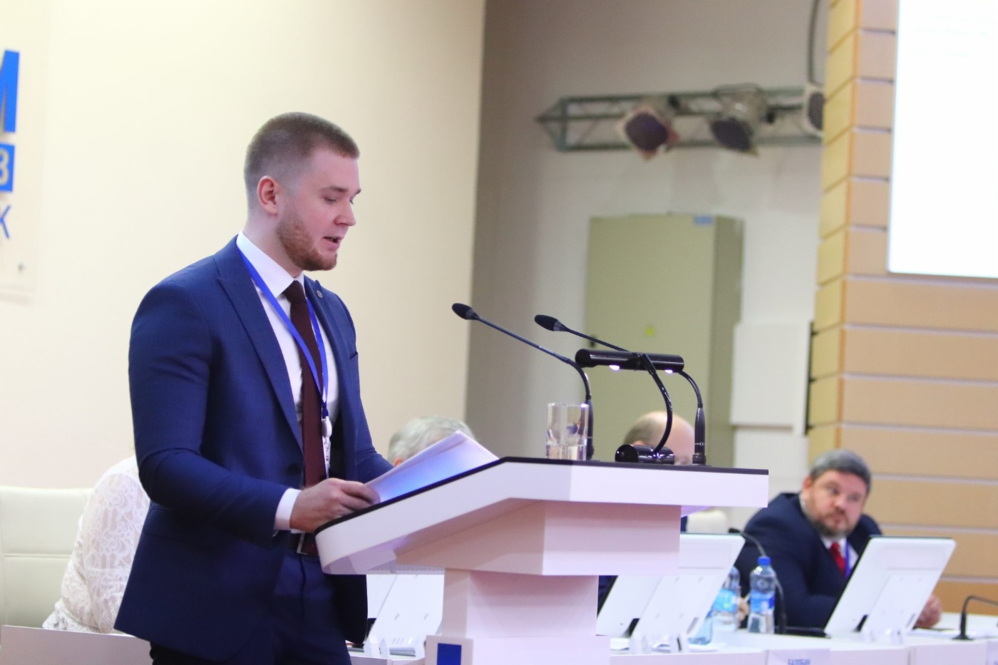 В трехдневной программе совещания — выступления с докладами, обмен опытом, обсуждение актуальных вопросов и планов на предстоящий год