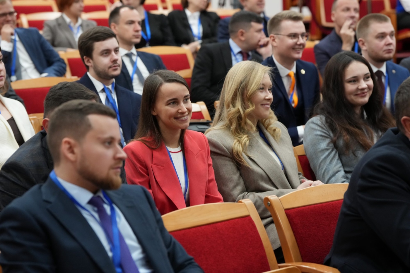 В трехдневной программе совещания — выступления с докладами, обмен опытом, обсуждение актуальных вопросов и планов на предстоящий год