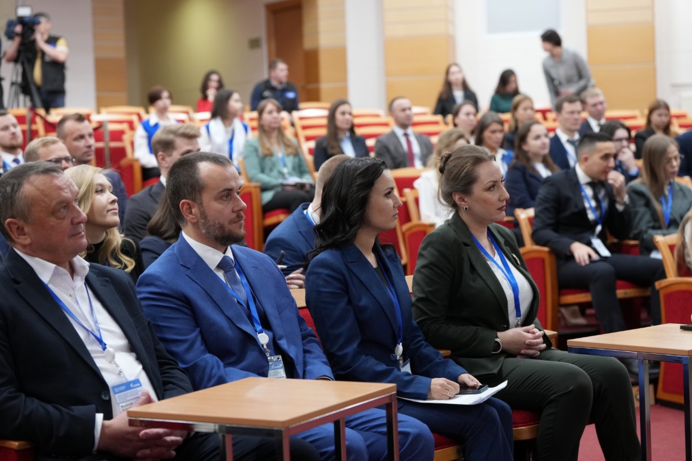 В трехдневной программе совещания — выступления с докладами, обмен опытом, обсуждение актуальных вопросов и планов на предстоящий год