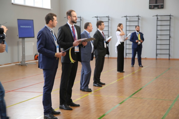 Участники в процессе решения кейса методом ситуационного анализа