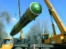 Газодобытчики оказали содействие в установке экспонатов военной техники в парке «Салют, Победа!» в Оренбурге. Грузоподъемным краном управляет Николай Самойленко