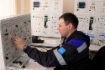 На втором этапе смотра электромонтеры выполняли задания на специальных тренажерах-стендах