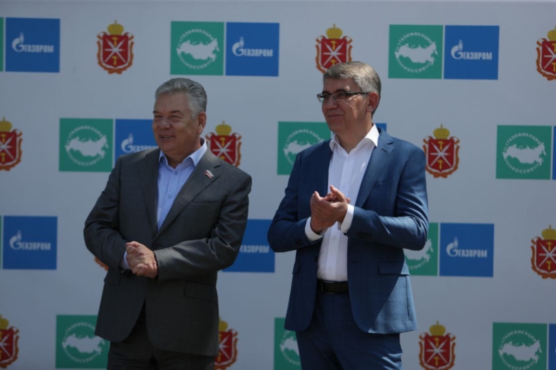 Генеральный директор АО «Газпром газораспределение Тула» Н. Ю. Воробьев и ВРИО Губернатора Тульской области Д.В. Миляев на торжественном пуске газа 