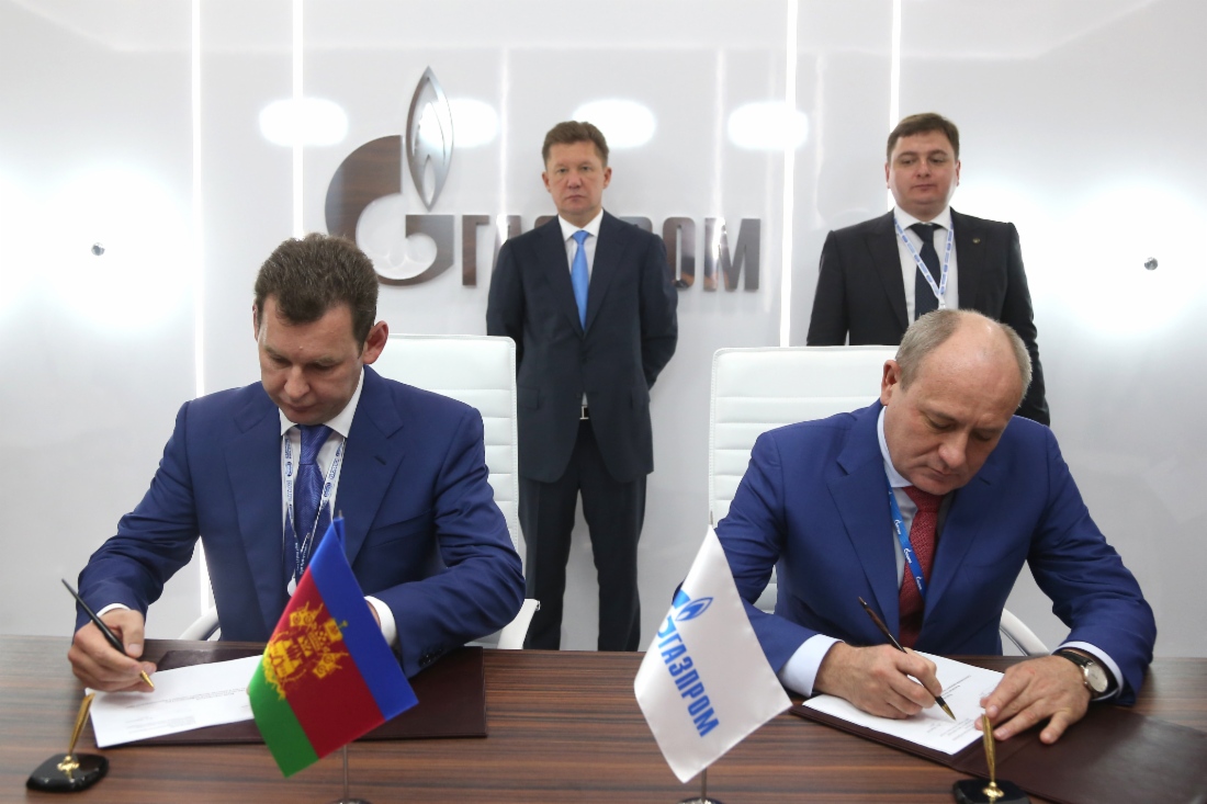 Вадим Лукоянов и Виталий Маркелов подписали План мероприятий по развитию сети газомоторной инфраструктуры и использованию природного газа в качестве моторного топлива в Краснодарском крае