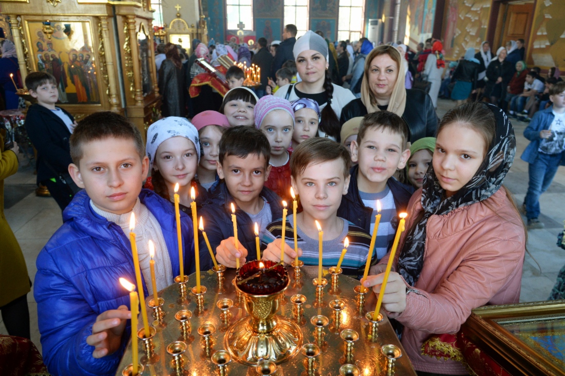 На праздничной службе в Храме Рождества Христова пос. Рыздвяного