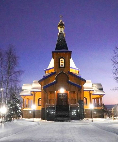 Храм «Введение во храм Пресвятой Богородицы» в поселка Уренгой