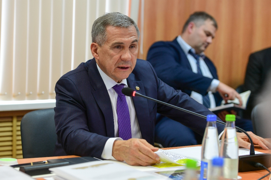 В г. Зеленодольске (Республика Татарстан), на верфи Зеленодольского завода им. А.М. Горького делегация «Газпрома» во главе с членом Правления, начальником Департамента Вячеславом Михаленко приняла участие в торжественной церемонии закладки первого в России пассажирского судна, которое будет работать на сжиженном природном газе — «Чайка-СПГ»