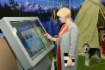 Ноябрьский музей «Наследие Севера» оснащен мультитач столом, на котором можно посмотреть презентации и мультфильмы о коренных жителях Ямала