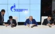 В рамках VII Петербургского международного газового форума Вице-президент PetroChina Хуан Вэйхэ (по доверенности от CNPC), Виталий Маркелов и Исполнительный вице-президент по транспортировке, переработке и маркетингу АО «Национальная компания „КазМунайГаз“» Данияр Берлибаев подписали Меморандум о взаимопонимании