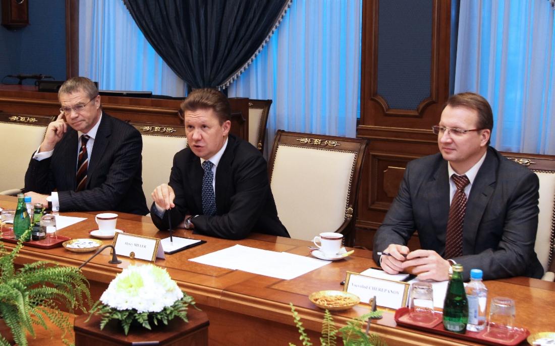 Алексей Миллер во время встречи с Президентом, генеральным директором Petrovietnam До Ван Хау